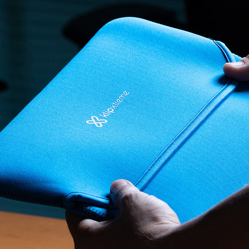 Laptop Sleeve KLIP XTREME KNS-415BL up to 15.6" black/blue
